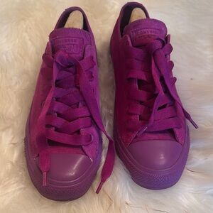 Converse Purple Ivory Low-Top Sneakers men’s Size 7 Like New